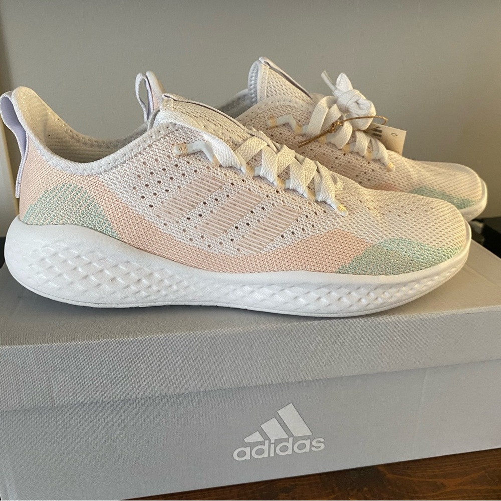 Adidas Fluid Flow 2.0 NWT